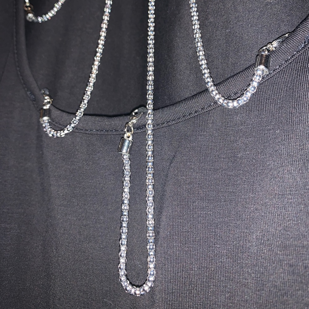 BodyCon dress with layered chain - Picture 4 of 7